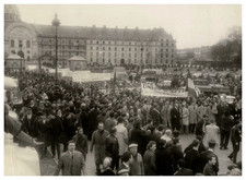 France, Grévistes des mines de fer de Lorraine sur l'esplanade des Invalide