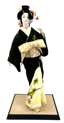 Poupée geisha japonaise
