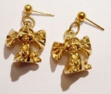 boucles d'oreilles percées