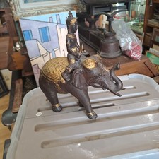 sculpture statue elephant