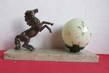 VEILLEUSE  ANCIENNE  LAMPE BOULE   ART-DECO - CHEVAL  Régule cabré sur Marbre
