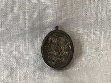 Ancien petit médaillon