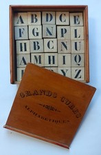 Boite de cubes en bois