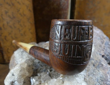 pipe  en bois sculpté  ayant