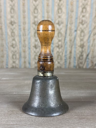 Ancienne cloche liturgie - de,