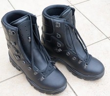 Très belle Rangers armée française neuves modèle Félin Pointure 40