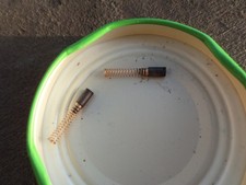 Hornby Meccano Paire de balais charbons proches du peu servi  ! diamètre 3 mm