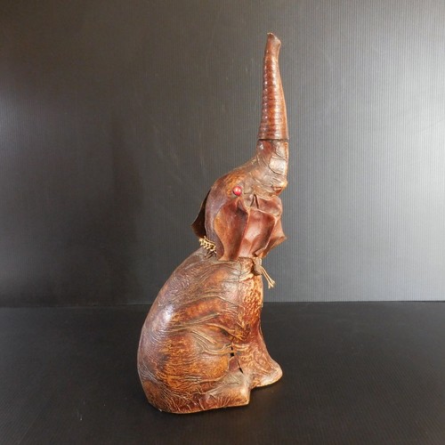 Sculpture statue figurine