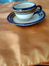 anciennes tasse et sous-tasse