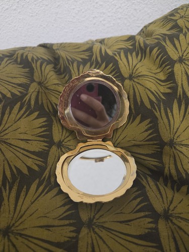 Miroir coquillage doré