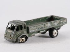 CIJ F n° 3.25 camion Renault  7T bâché pour restauration