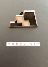 PINS Pin's Arène LUDESTER Coffret Carte Pokemon Epée et Bouclier 3,5 3.5 NEUF FR