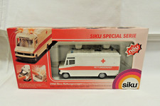 siku 1 32 Ambulance Mercedes N°2980 dans sa boîte d'origine