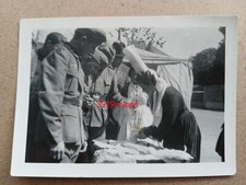 photo originale  soldat allemand à Rennes occupation Bigoudène Coiffe bigouden