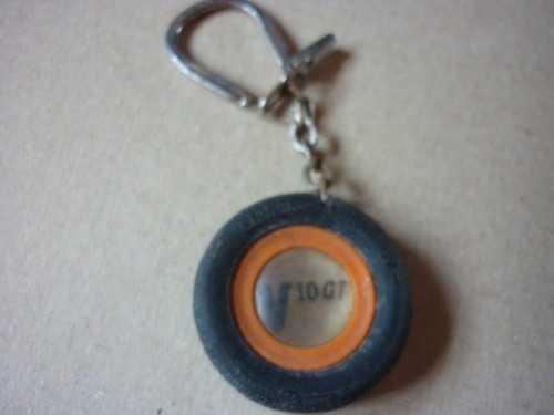 Ancien porte clé - roue, /