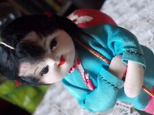 Poupée chinoise avec son lampion , sa lanterne, spécial  Fête des Lanternes