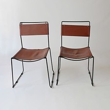 Chaises Empilables par