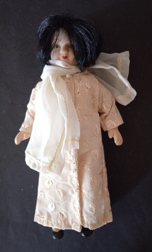 Poupée porcelaine vintage
