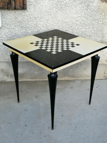 Ancienne table damier design