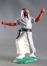 Timpo - Arabes - Piéton gris cimeterre jambes avançantes (robe découvrant la jam