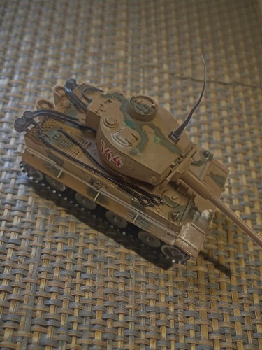 Char militaire corgi toys - char,