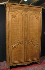 ANCIENNE ARMOIRE DE MARIAGE