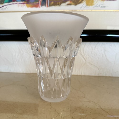 Lalique feuilles vase made - lalique,