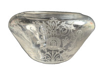 Vase en cristal gravé à