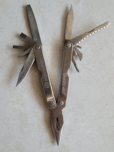 Ancienne pince multifonction - pince,