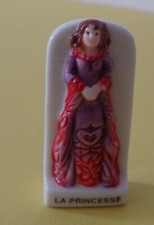 Fève thème Personnage  Le Puy du Fou La Princesse réf 1393