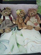 LOT DE 3 OURS EN PELUCHE DE collection LOUISE MANSEN