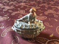 Boîte à Bijoux en Porcelaine ou Biscuit Ancienne, Jeune Enfant XIX / XX Siècle ?