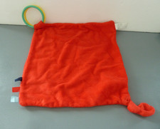 10. Doudou plat OXYBUL FNAC  carré rouge 2 anneaux vert jaune  TBE