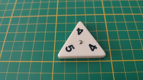 Pièce triangulaire 4 - pièce, 5