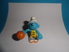 Figurine articulée Schtroumpf basket H 6 cm