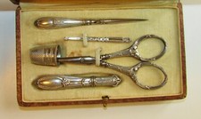 NECESSAIRE  A COUTURE EN