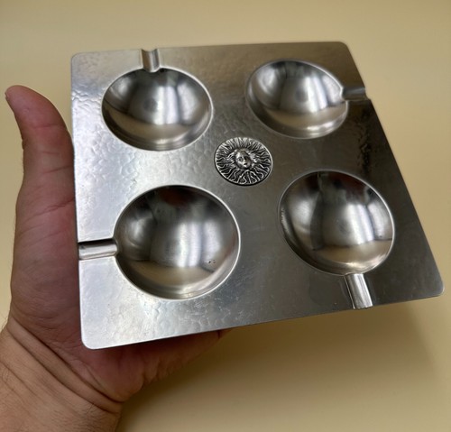 Cendrier moderniste objet - cendrier,