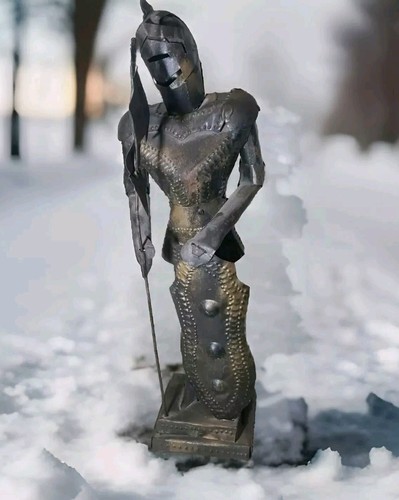 Vtg metal armored knight - metal,