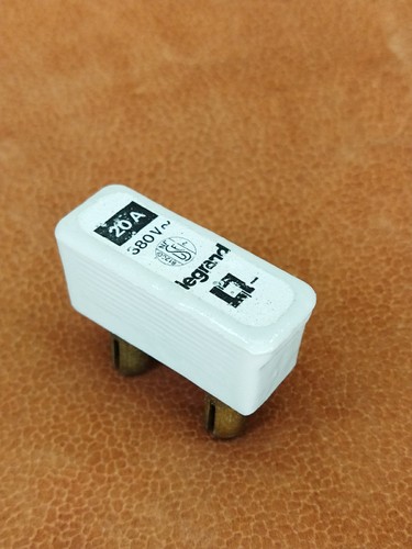 Fusible porcelaine 20a legrand - porcelaine,