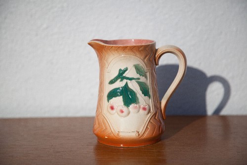 Pichet céramique avec motifs
