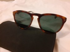 Lunette de soleil LANVIN Paris Design moderne esprit haute couture.