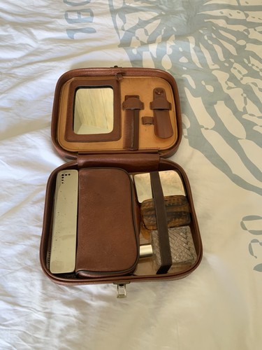 Trousse toilette garnie de - trousse,