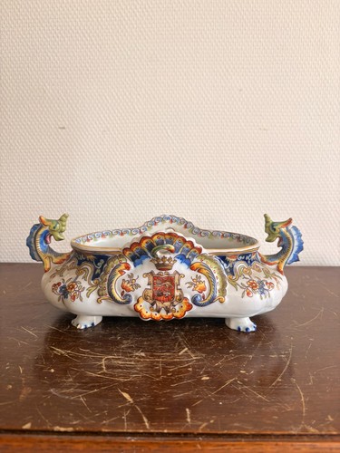 Jardinière armoriée faïence
