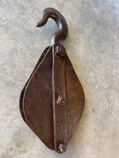 Ancienne très grosse - , poulie