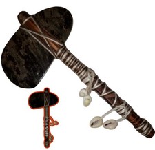 Tomahawk Indien fait main – Déco tribale USA – Bois, corde & pierre sculptée