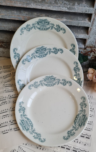 Anciennes assiettes plates - assiettes,