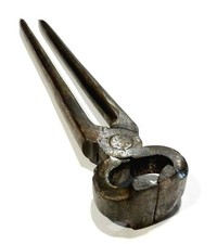 Outil ancien superbe tenaille de Maréchal Ferrand  XIXème 