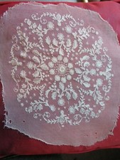 COIFFE ancienne FOND de COIFFE BRODÉE main sur TULLE blanc FLEURS XIXè TOURAINE