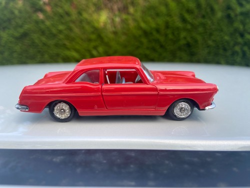 Norev plastque ancienne - plastque,