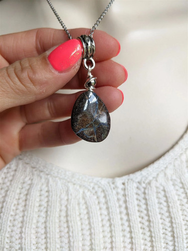 Collier avec opale boulder